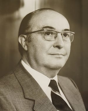 Fotografía del Dr. Alfonso Perches Vega